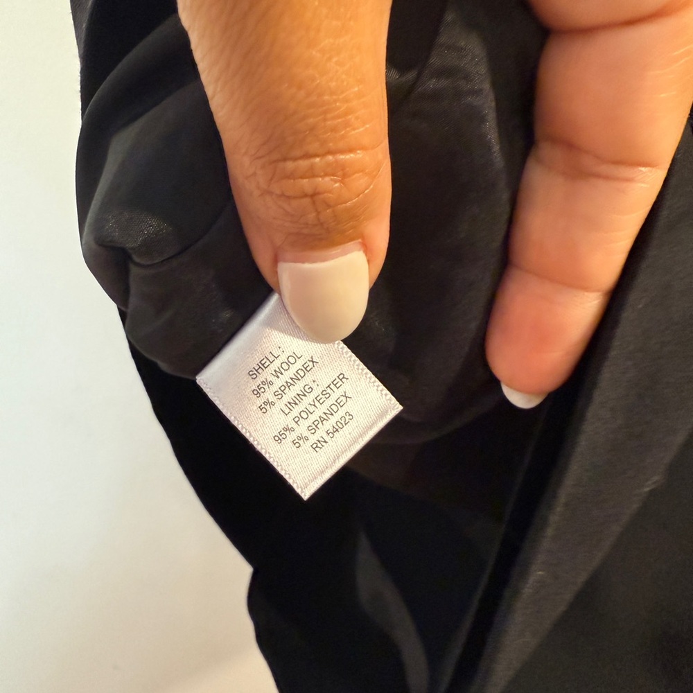 Banana Republic Black Pencil Skirt - Picture 8 of 8